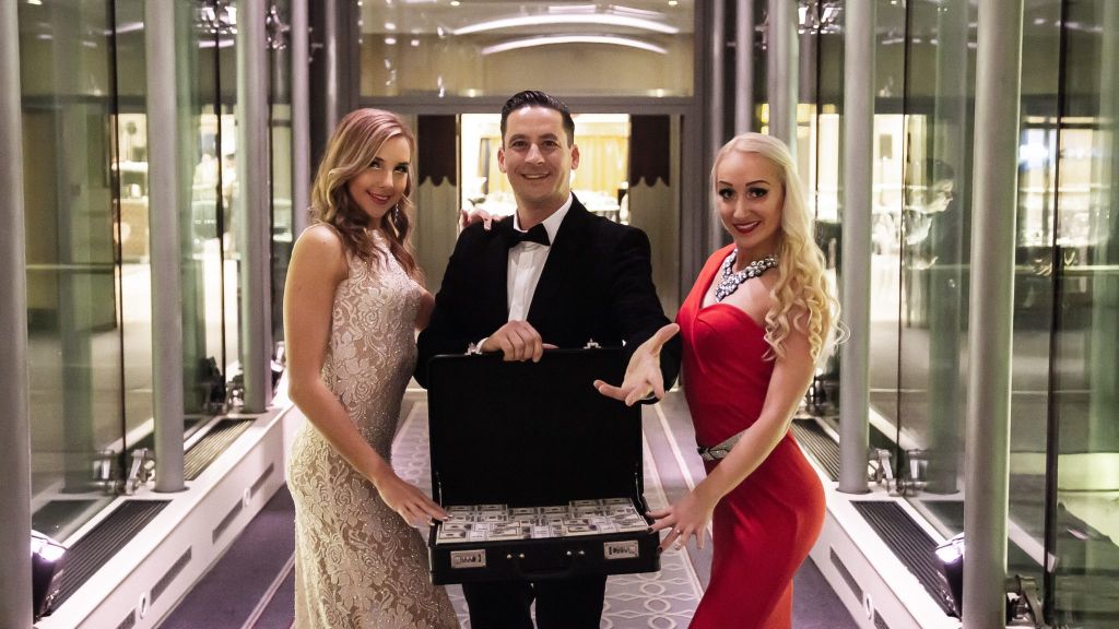 James Bond bűvész show